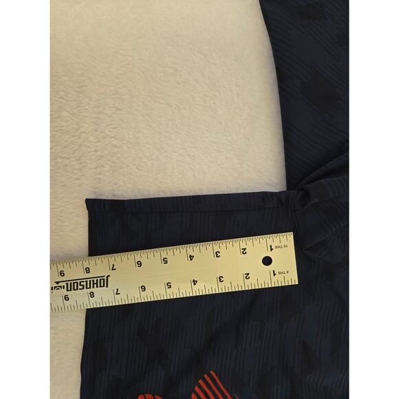 Under Armour 4 boys elastic waist shorts drawstring black red- Youth Medium - Picture 5 of 6